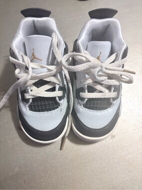 Jordan Kids Light Blue, Black and White Retro Sneaker
